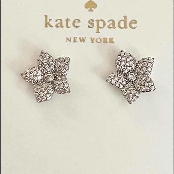 SALE❤️Kate spade flower stud earrings - Picture 5 of 5